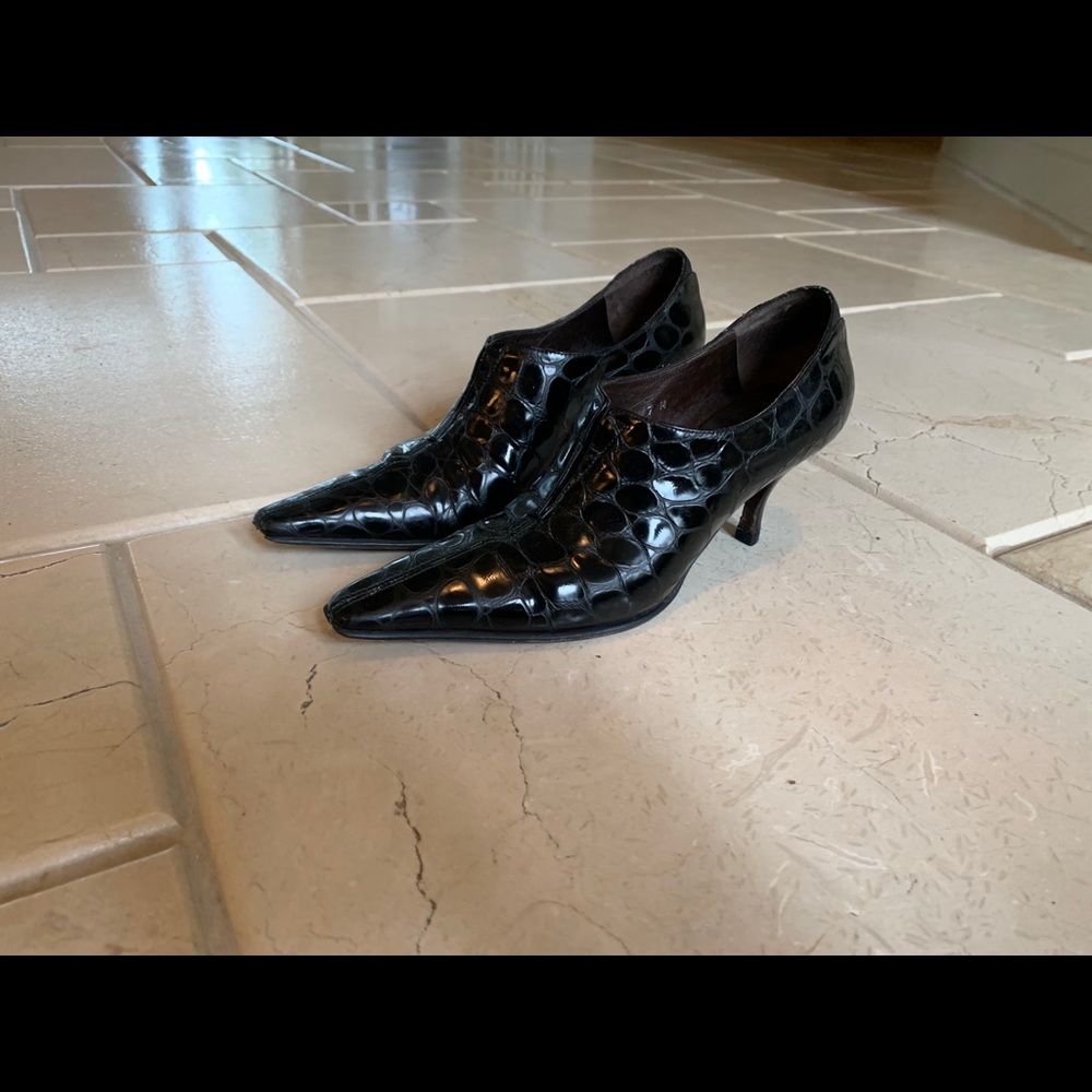 ** SOLD Donald J Pliner Shoes Size 7